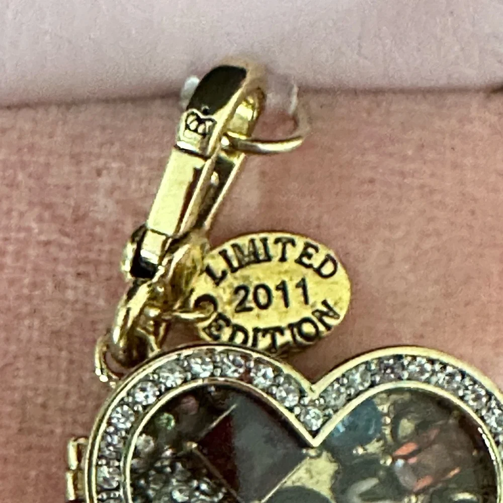 Juicy Couture 2009 Limited Edition Valentine Box of Chocolates Charm YJRU2672 - Picture 4 of 15